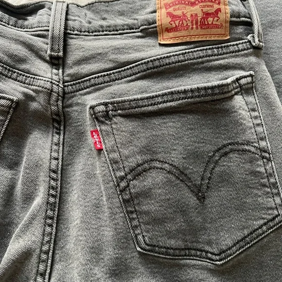 Levi's Wedgie Straight Ankle Jeans - Picture 5 of 8